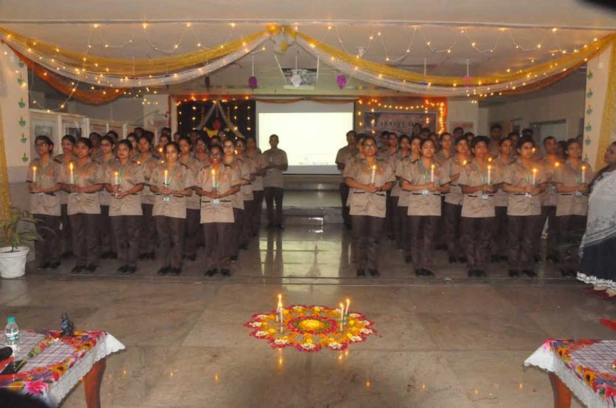 जिम्स में नर्सिंग के विद्यार्थियों के लिए लैंप लाइटिंग समारोह का हुआ आयोजन